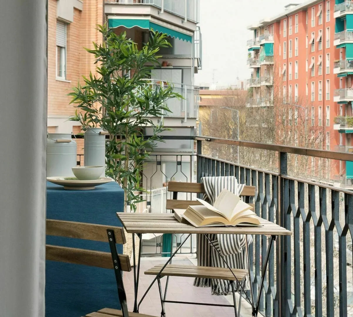 Homeathotel - Niguarda Ossola Apt Milán Apartamento
